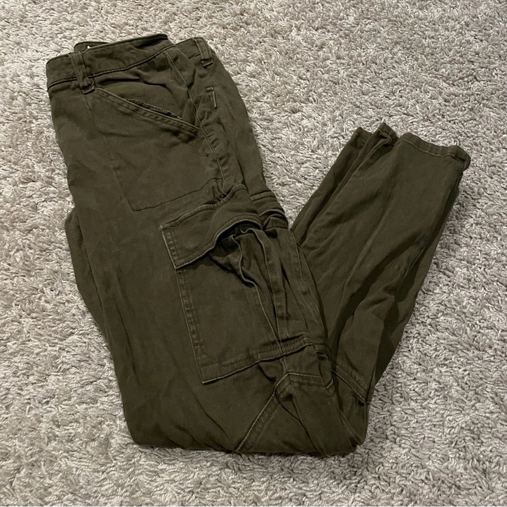 Chur Cargo Pants olive green junior size 7 inseam 28”